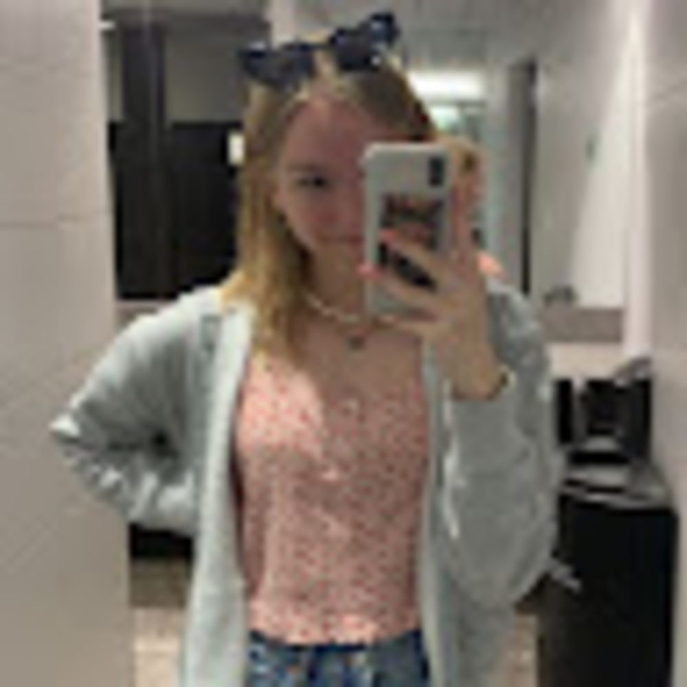 Meet your Posher, Eva